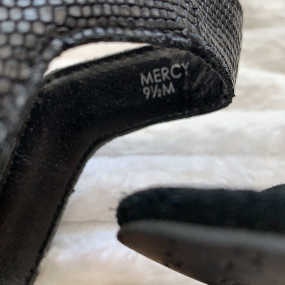 Shoes - Picture 7 of 8
